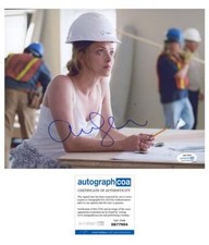 Amanda Seyfried "The Dropout" AUTOGRAPH Signed 'Elizabeth' 8x10 Photo B ACOA
