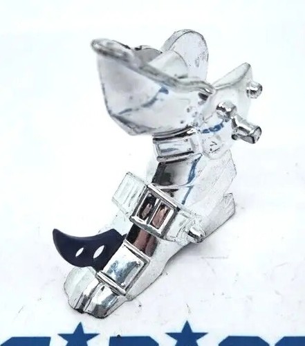 TMNT Metal Mutants Shredder Tiger Spirit Armor Right Boot Playmates 3012 1995 - Picture 2 of 4