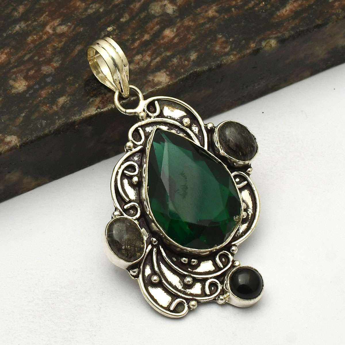 Green Quartz Black Onyx Gemstone Ethnic Handmade Pendant Jewelry 2.4