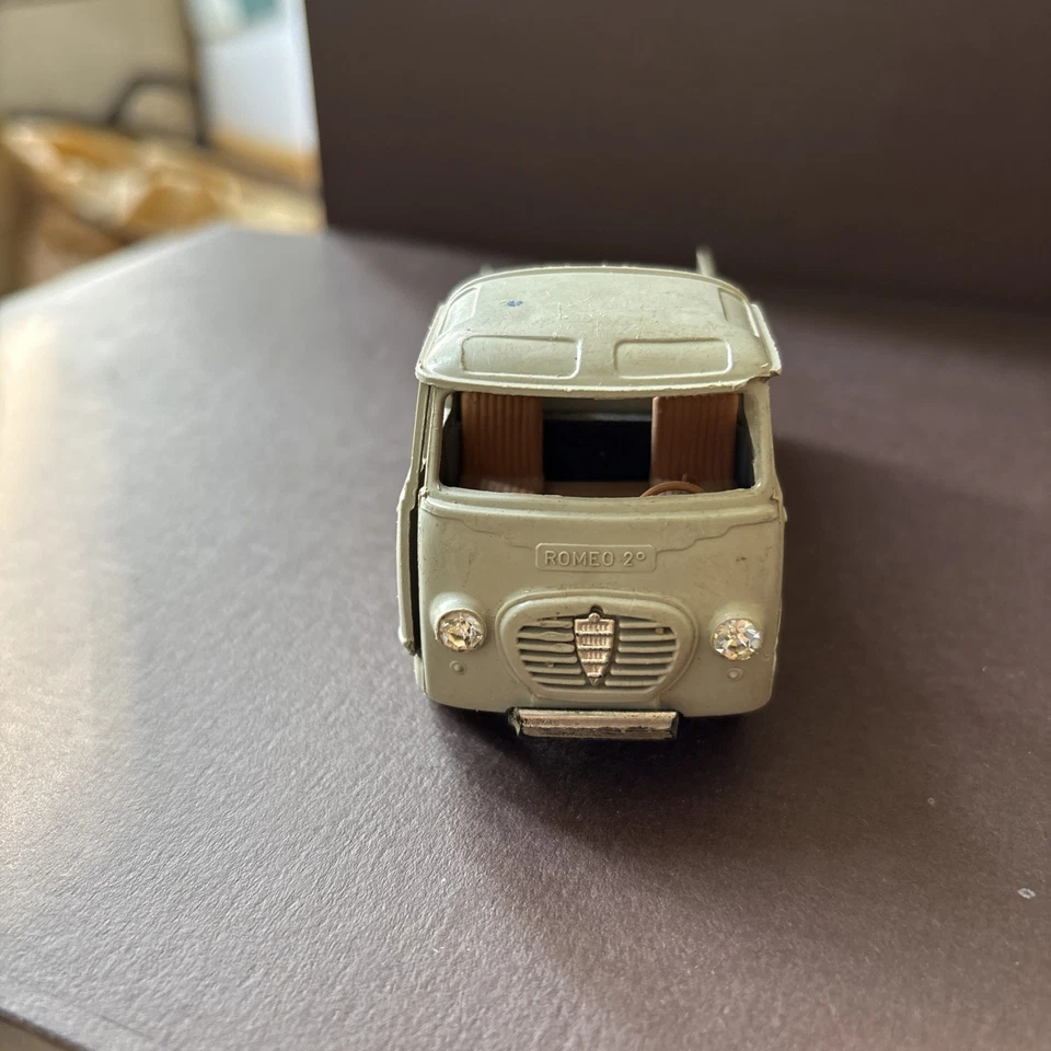 RARISSIMO PICKUP POLITOYS 303 ROMEO 2^ SCALA 1:41 - GRIGIO PLASTICA -ITALY - Immagine 2 di 4