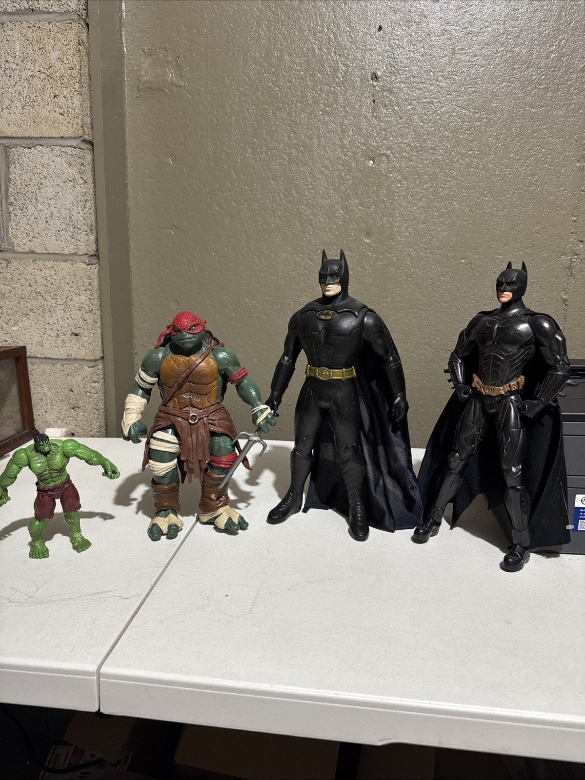 Actions figure lot 2 Batman , Teenage Mutant Ninja Turtles, The Green Man