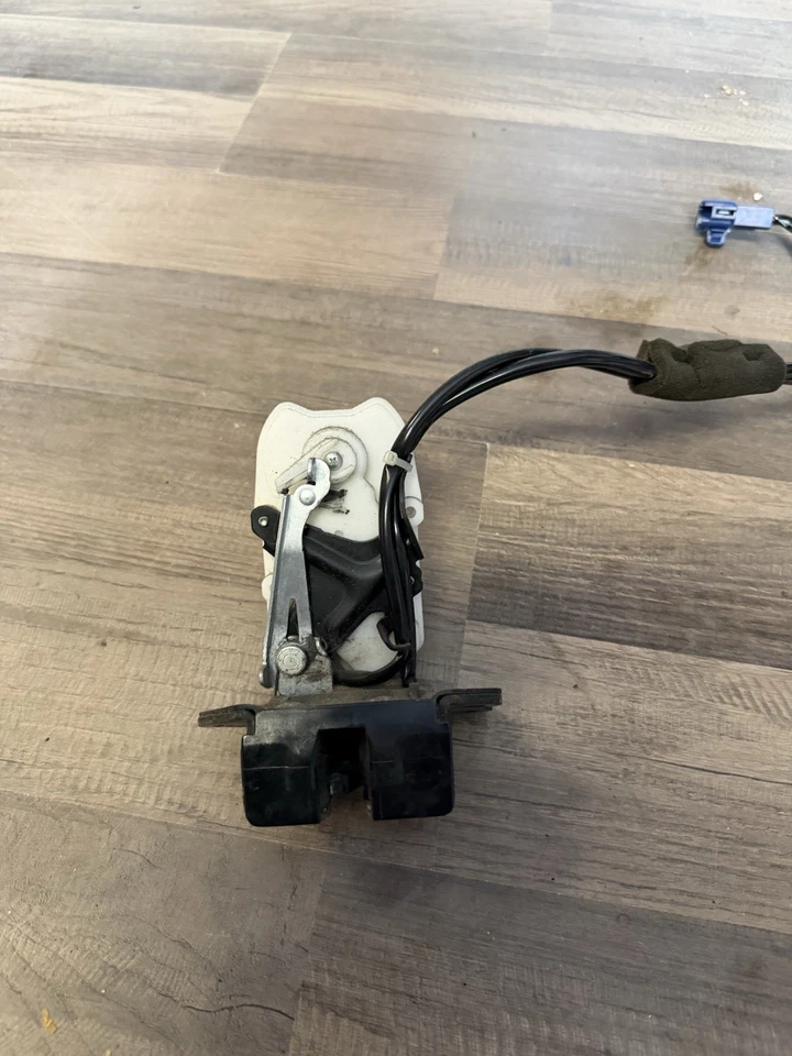 ⭐️2004 2005 2006 04 05 06 Scion xB maletero puerta levadiza puerta levadiza bloqueo pestillo actuador Foto 2 de 4