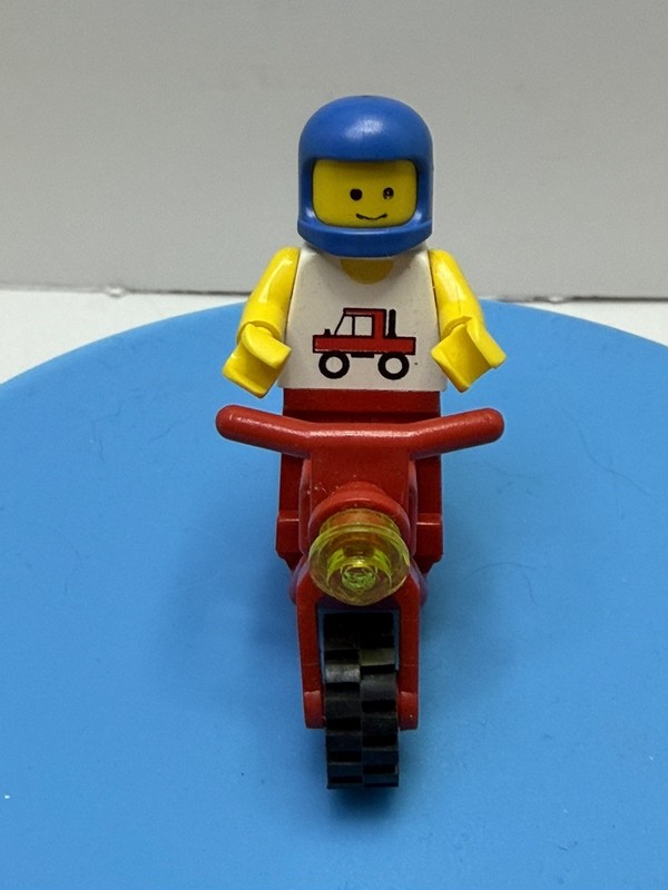 Vintage Lego Classic Town Motorcycle Rare Bike Red w/minifig
