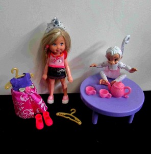 hermana pequeña de barbie