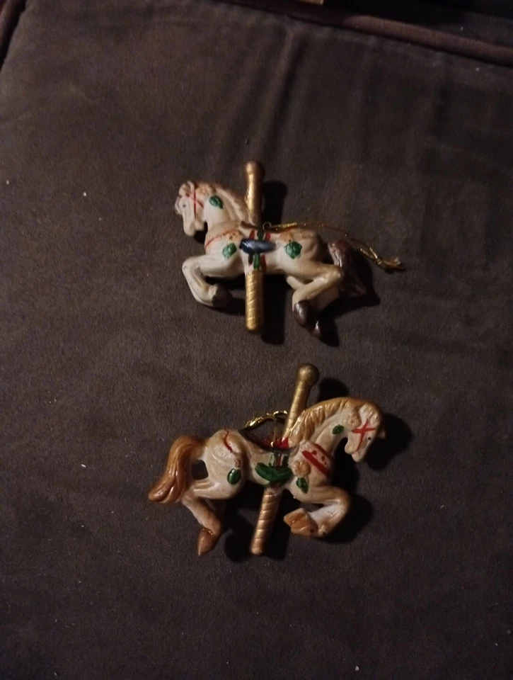 Carousel Ornaments Christmas Around The World House Of Lloyd #54-545 2 Horses 3" - Изображение 2 из 4