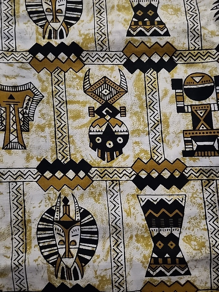 Tela acolchada de algodón con estampado tribal negra y marrón por yarda Foto 2 de 4