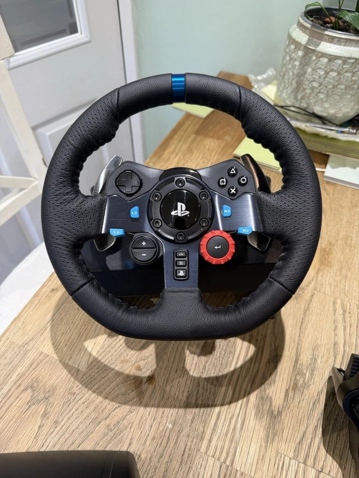 Logitech G29 Racing Steering Wheel Black with Pedals, Wires, and Shifter - Image 2 of 4
