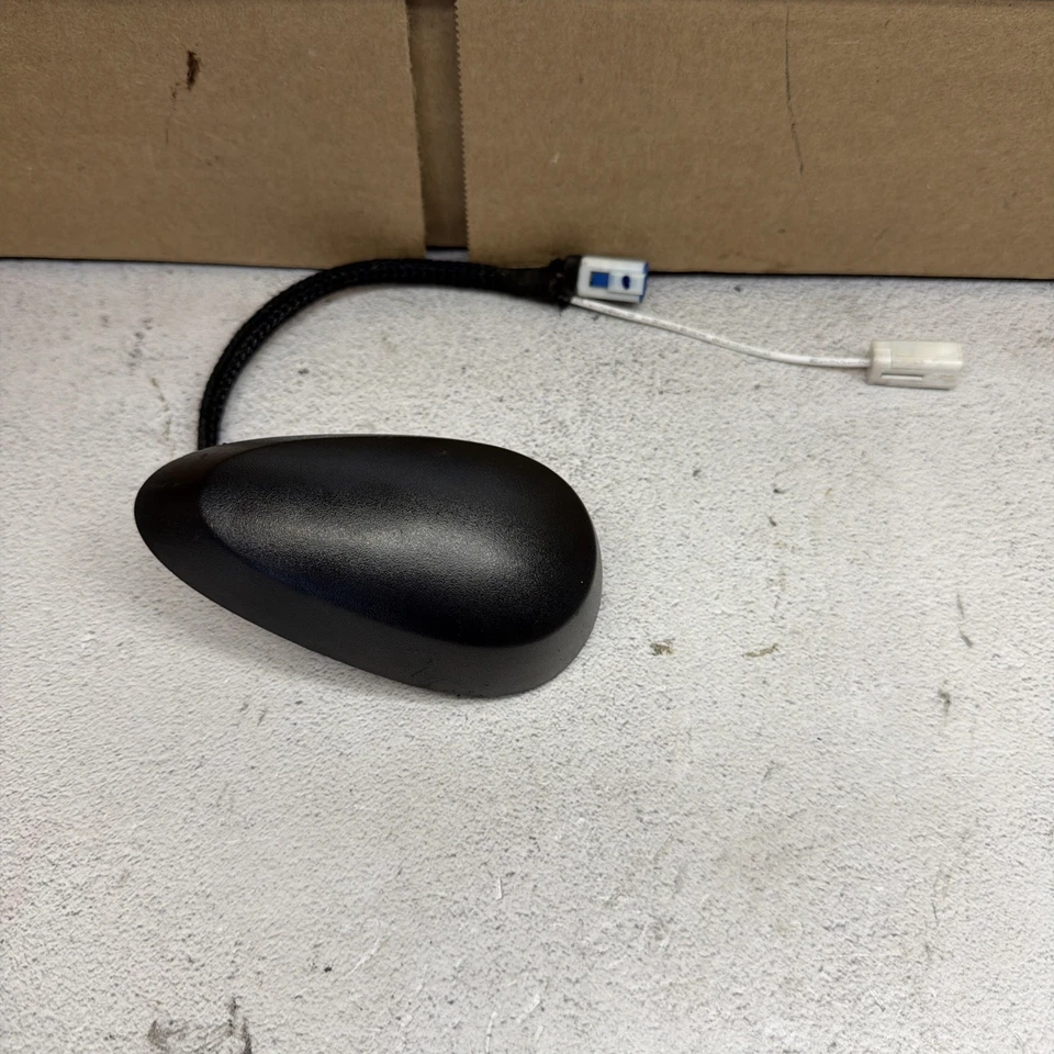 Chrysler 300 Dodge Ram Jeep 2005-2012 antena satelital genuina montada en el techo OEM Foto 2 de 4