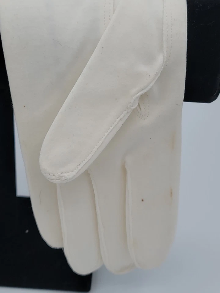 VINTAGE PAIR OF LADIES WOMENS IVORY COTTON GLOVES~VAN RAALTE~SIZE 7 - Image 3 of 4