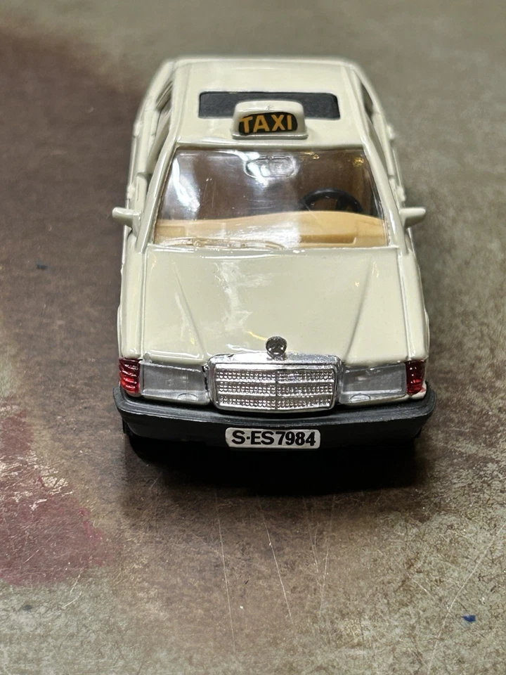 CORGI JUNIORS MERCEDES BENZ TAXI MINT TVVS - Image 2 of 4