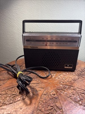 Vintage Panasonic RF-546 AM/FM Radio AC Or Batteries Tested and