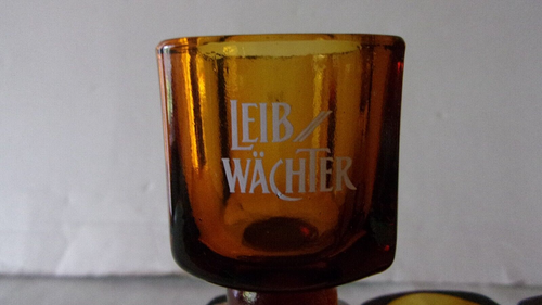 4 alte LEIBWÄCHTER Schnapsgläser Glas Schnapspinnchen bernsteinfarben Vol.2cl - Bild 3 von 7