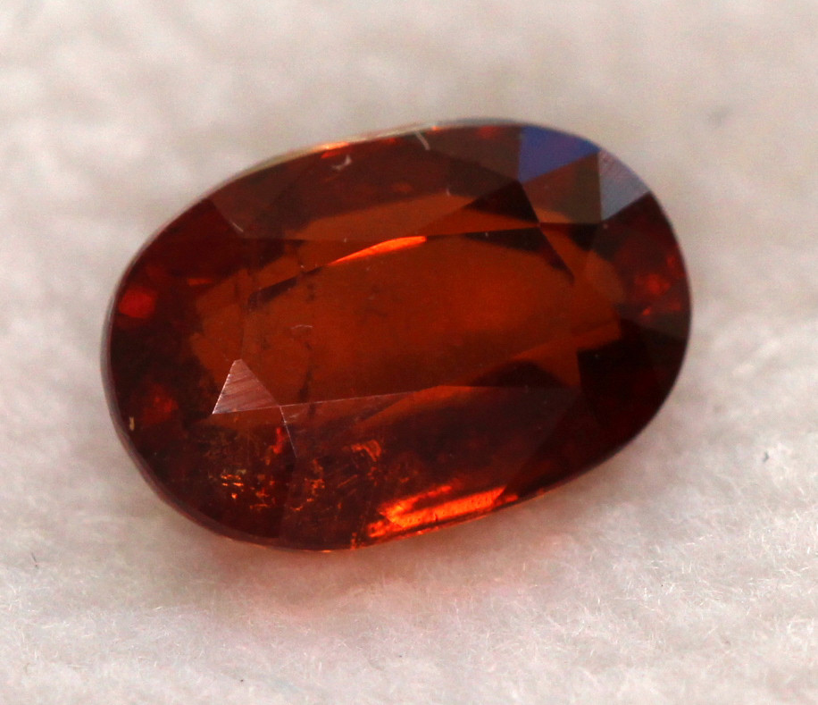 Grenat Spessartite de Namibie de 2,25 ct pour Création de Bijoux Unique