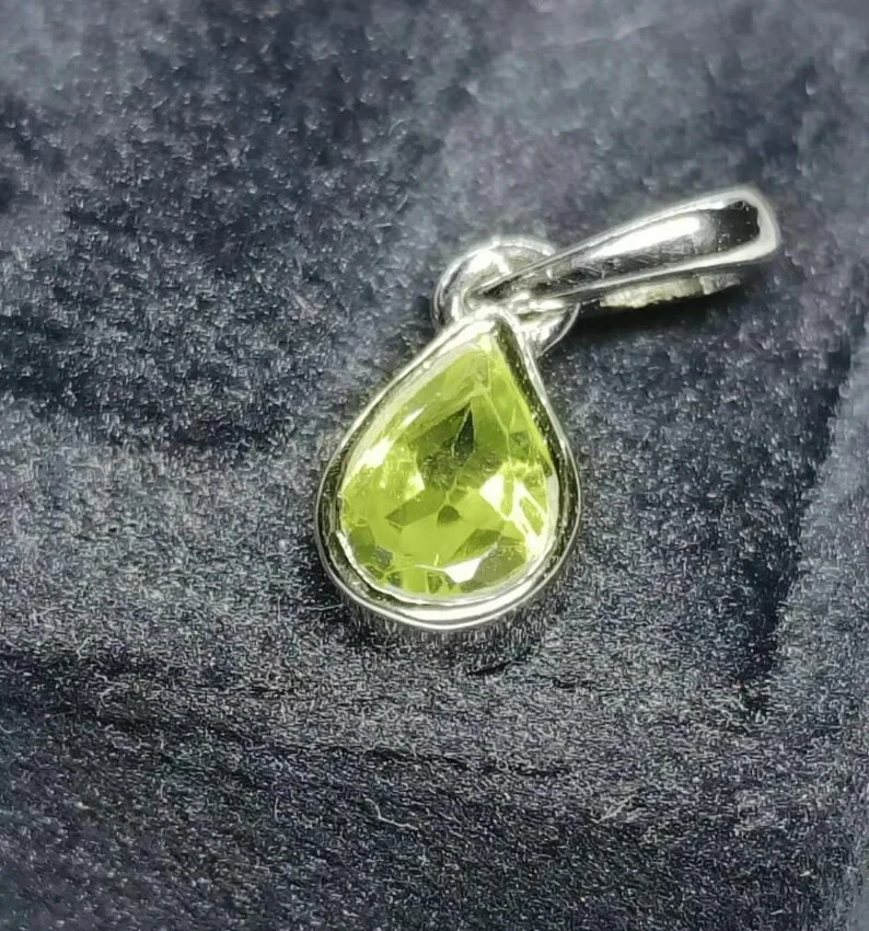 Minimalist Peridot Gemstone 925 Silver Pendant August Birthstone Pendant Gift - Image 2 of 4