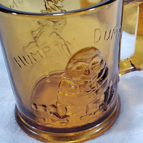 Tiara Indiana Amber Glass Mugs(2) and Plates(3) Children's Nursery Rhymes - Picture 10 of 16
