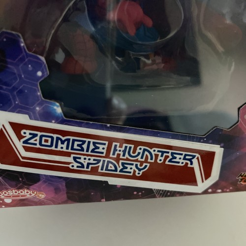 Zombie Hunter Spidey Cosbaby Bobble-Head by Hot Toys – Marvel What If...? - Picture 3 of 8