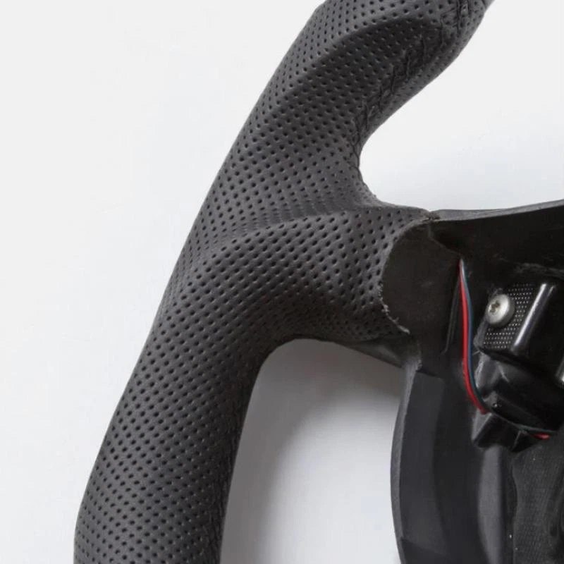 Volante de cuero perforado de fibra de carbono para Mercedes-Benz E55 E320 G Foto 4 de 4