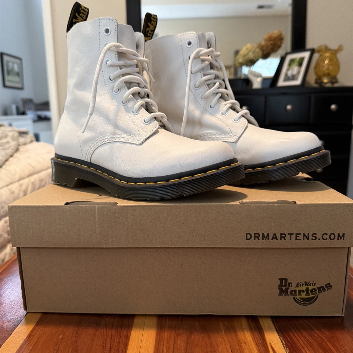 Dr. Martens Pascal Crackle White Leather Lace Up Boots 8 Dr. Martens Pascal White Boots for Women for sale | eBay main image 2