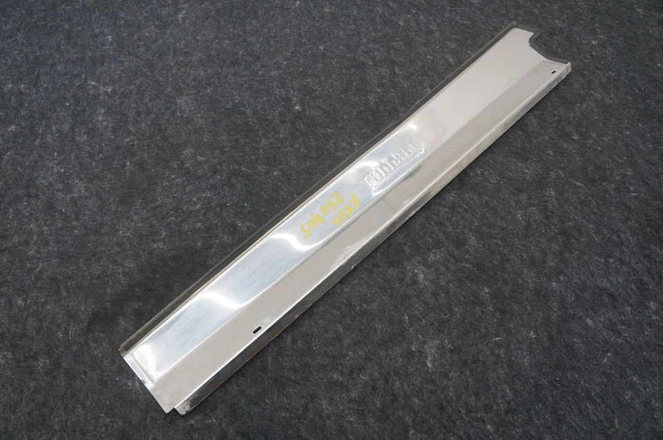 Peitoril da porta direita placa de chute tampa painel acabamento OEM 68146500 Ferrari 360 2001 - Imagem 2 de 4