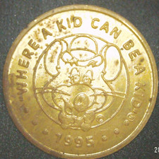 Chuck E Cheese Pizza Token 1995 Where A Kid Can Be A Kid Brass .9375
