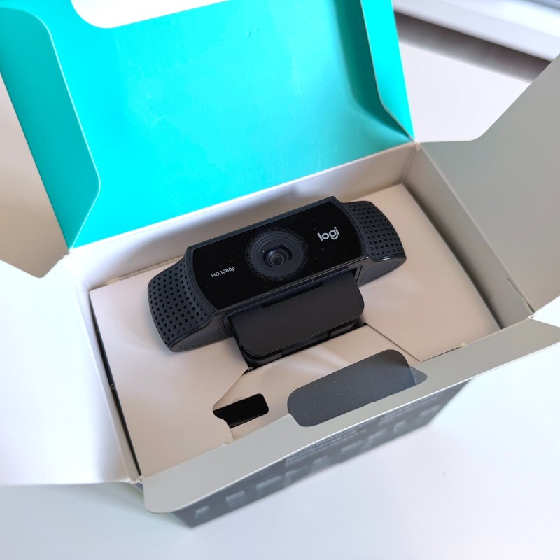 BOXED Logitech Logi C922 Pro Stream 1080p Desktop Webcam — Black