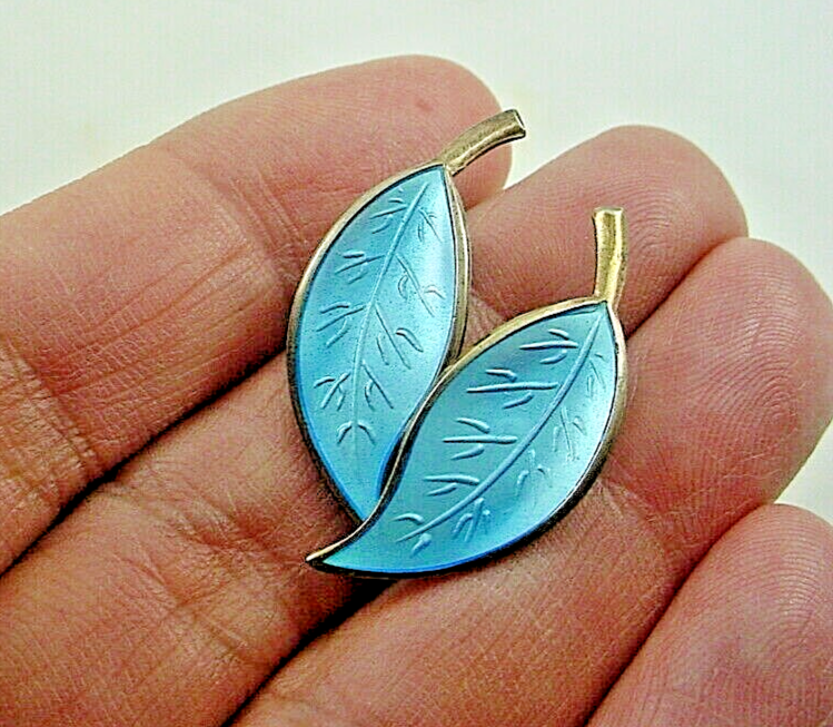 DAVID ANDERSEN D-A NORWAY Sterling Silver Blue Enamel Leaf Clip on