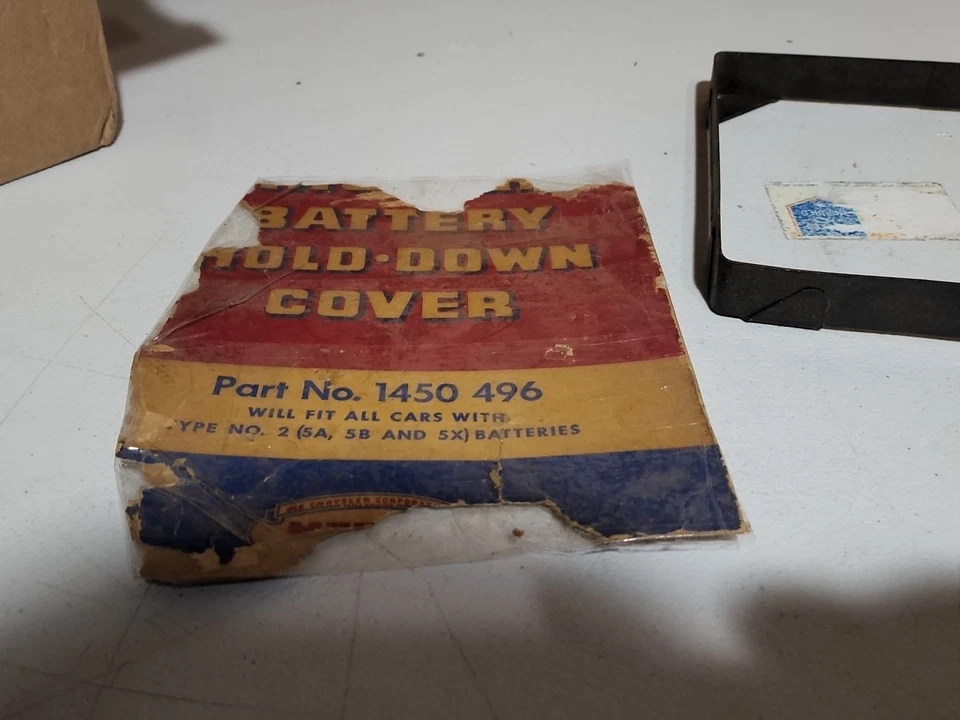 1950-е Plymouth Dodge DeSoto Plymouth крышка крепления аккумулятора 1450496 новый из старых запасов MOPAR - Изображение 3 из 3