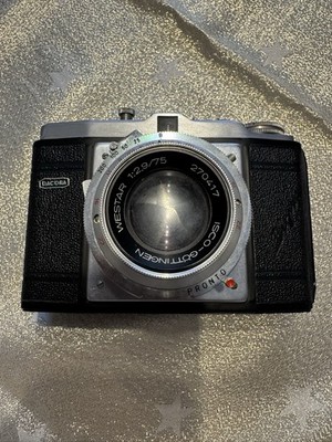 Decora Kamera mit Isco-Göttingen WESTAR1:2.9/75 Objektiv und Einem Pronto Lens