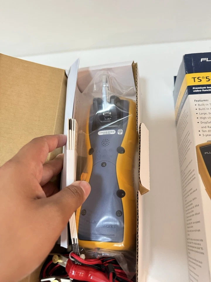 FLUKE NETWORKS TS54 TDR TEST SET (NEW FACTORY SEALED) SHIPS FAST - Image 4 of 4
