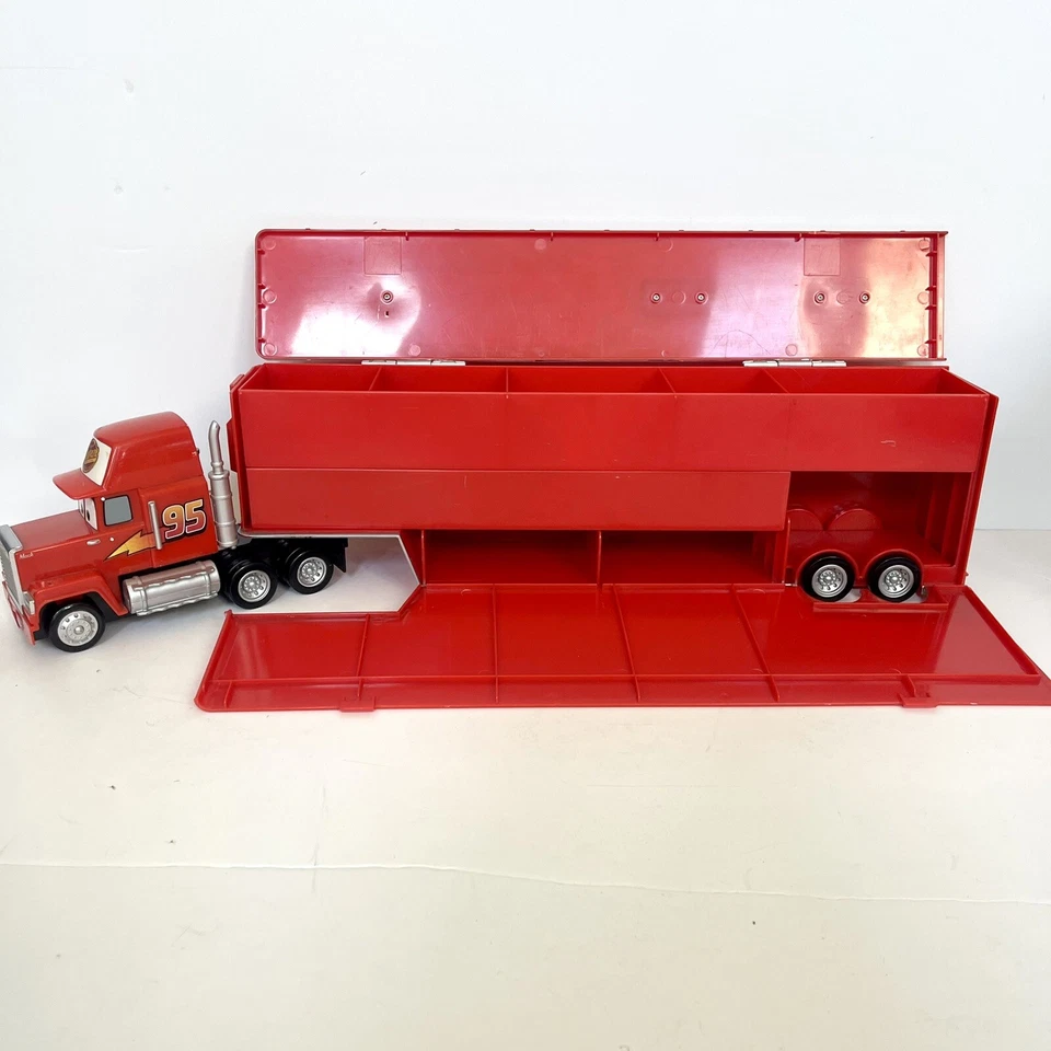 Disney Store Mack Truck 24" Car Hauler 2008 Extremely RARE (See Description) - Image 4 of 4