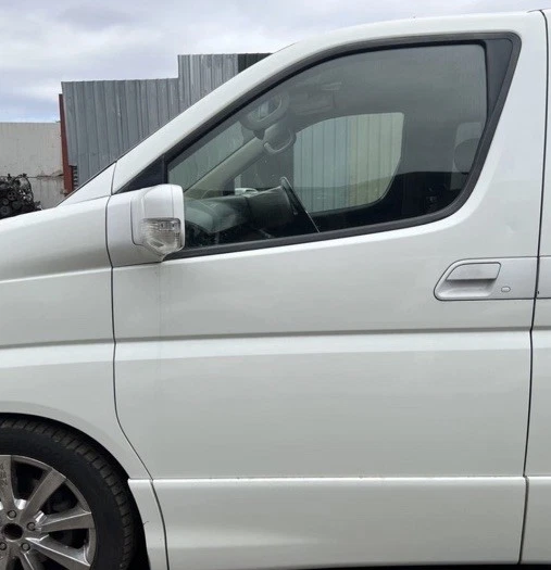Genuine Nissan Elgrand E51 Front Left Passenger Door 2002-2010