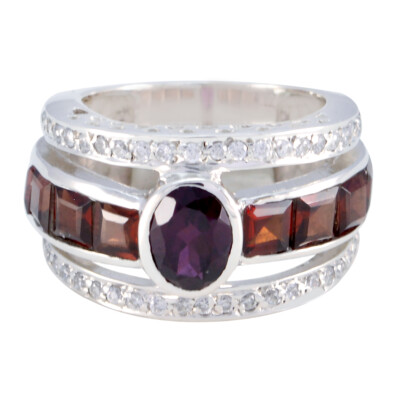Granat-Cluster-Statement-Ring aus Sterlingsilber mit Granat-Galore