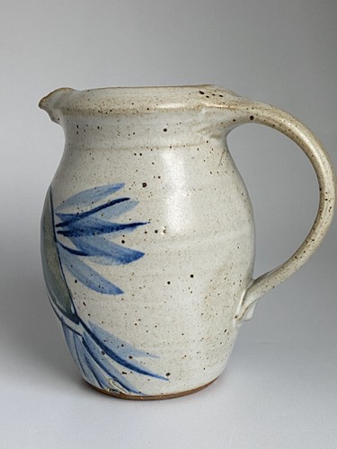 Studio Art Steinzeug Keramik Krug Kolibri grüne Herzen gestempelt signiert - Bild 6 von 20