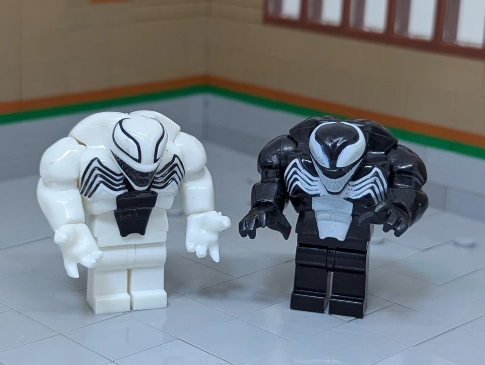 Custom Brick Venom custom fig white and black - Image 3 of 3