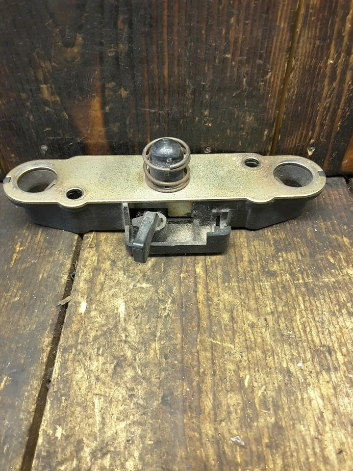 94-99 SUZUKI RF600R RF600 RF 600 pestillo asiento pasajero trasero OEM Foto 2 de 4