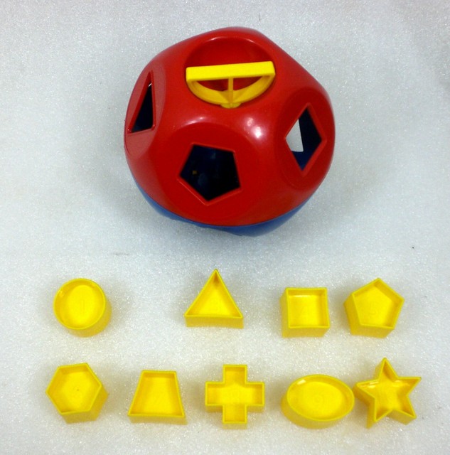 TUPPERWARE Shape O Ball Tupper Toys Sorter Learning Toy With 9 Shapes