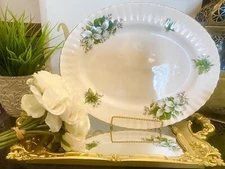 Vintage 1975 Royal Albert Trillium 13 in Meat Platter.Mint