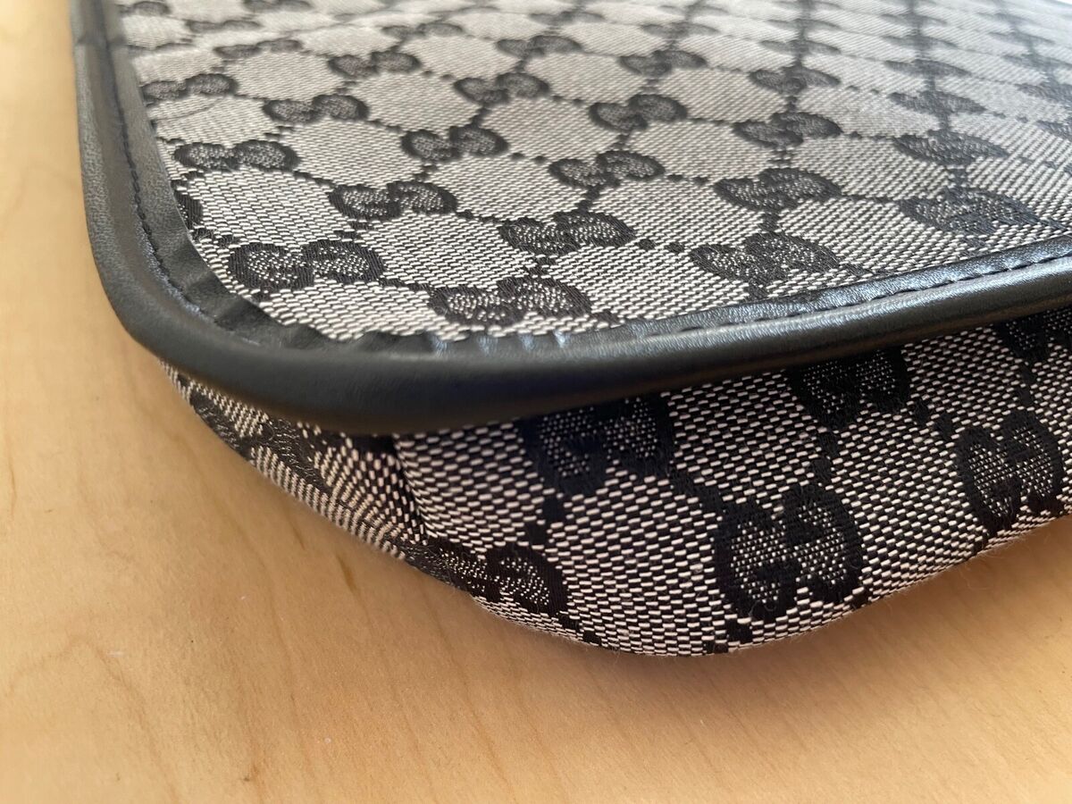 GUCCI MONOGRAM MEN'S OR WOMEN'S BLACK & GREY CROSSBODY FLAT GUCCI MONOGRAM MEN'S OR WOMEN'S BLACK & GREY CROSSBODY FLAT