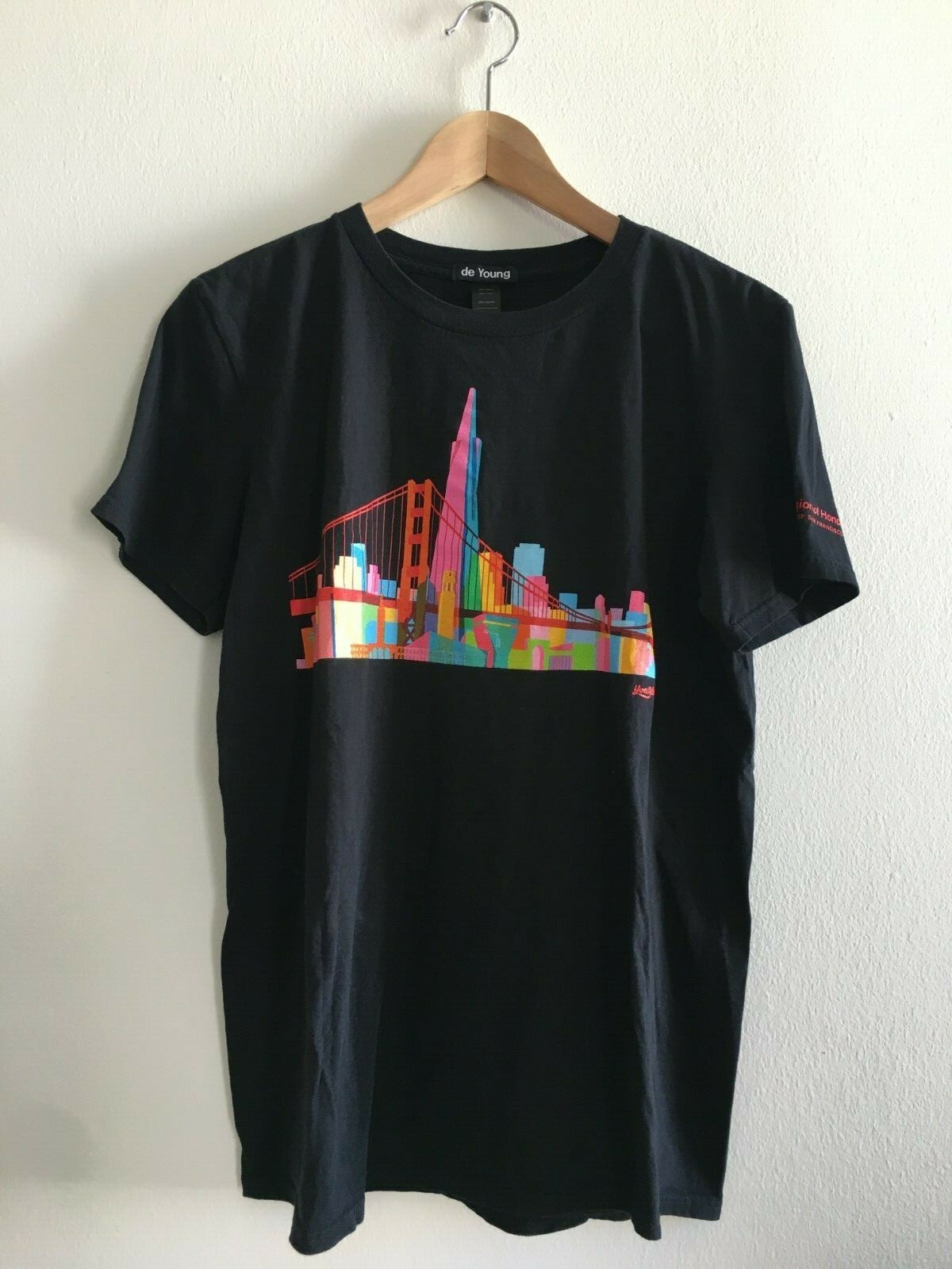 DE YOUNG MUSEUM x YONI ALTER Black Shirt San Francisco Rainbow Skyline - MEDIUM