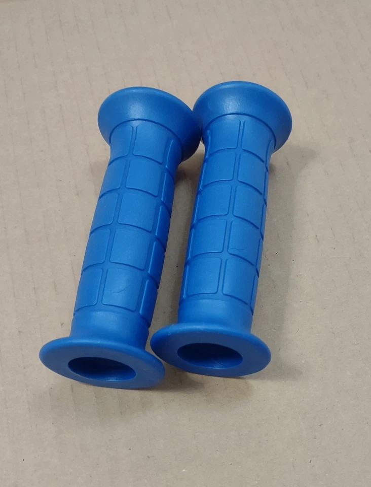 New Bike Cycling Biking Bontrager Grips Kids Blue Color 7/8 in 1x Pair Biking - Image 2 of 2
