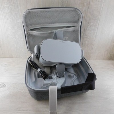 Meta Oculus Go All-in-One VR Headset MH-A64 With Controller & USB charger