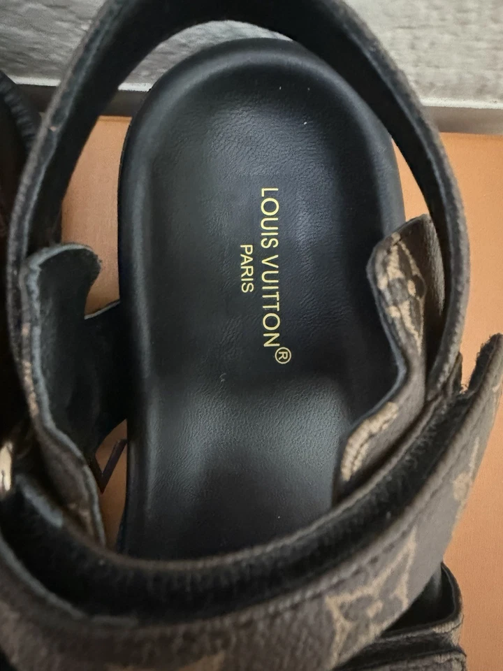 Sandalia cómoda plana al atardecer Louis Vuitton para mujer talla EU 38 (EE. UU. 7,5 - 8) Foto 3 de 4