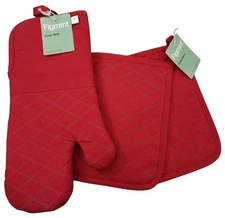 Figmint NEW WITH TAGS Oven Mitt And Pot Holders Set Red 