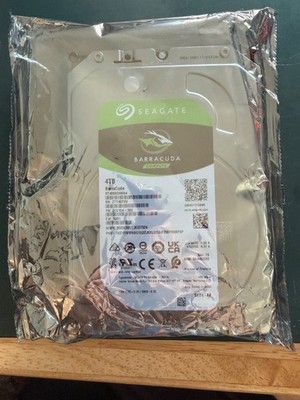 Seagate BarraCuda 4TB SATA 6Bb/s 256MB Cache3.5'' Internal hard drive ST4000DM004