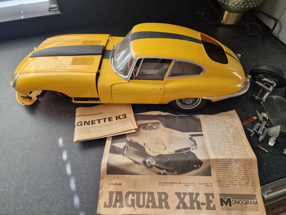 Monogram Jaguar XKE Vintage Plastic Model Kit Scale 1:8 e Type. PLEASE READ. - Image 4 of 4