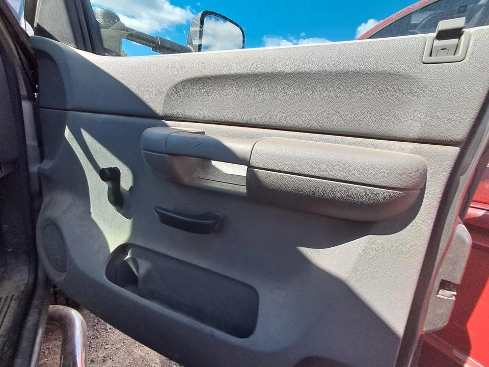 Brazo de control inferior inferior delantero izquierdo usado se adapta a: Chevrolet Silverado 250 2009 Foto 2 de 4