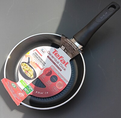 logo cap Melt the lady