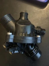 For 2006-2007 BMW 525i Engine Coolant Thermostat Housing Assembly 24682ZT