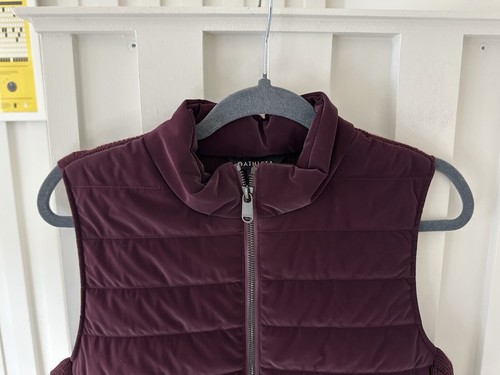Athleta Womens Hanover Puffer Hybrid Vest Gilet Red Cabernet Size M RRP $199 - Picture 2 of 12