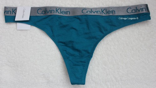 Nuevo con etiquetas Tanga de Algodón Calvin Klein QD3539 "Radiante" Tiro Bajo, Verde azulado/Gris Logo Borde L - Imagen 1 de 5